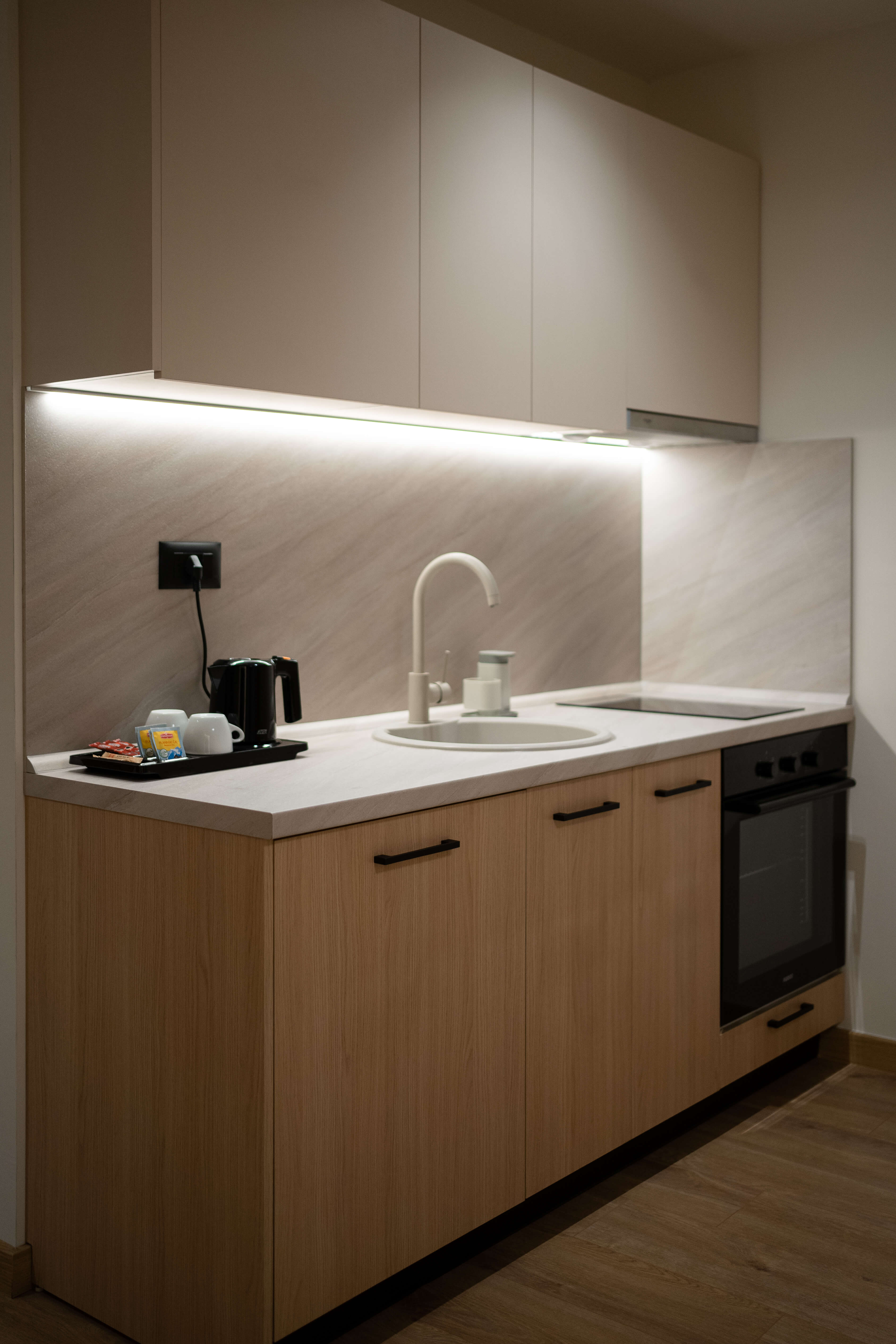 Deluxe Suite kitchen
