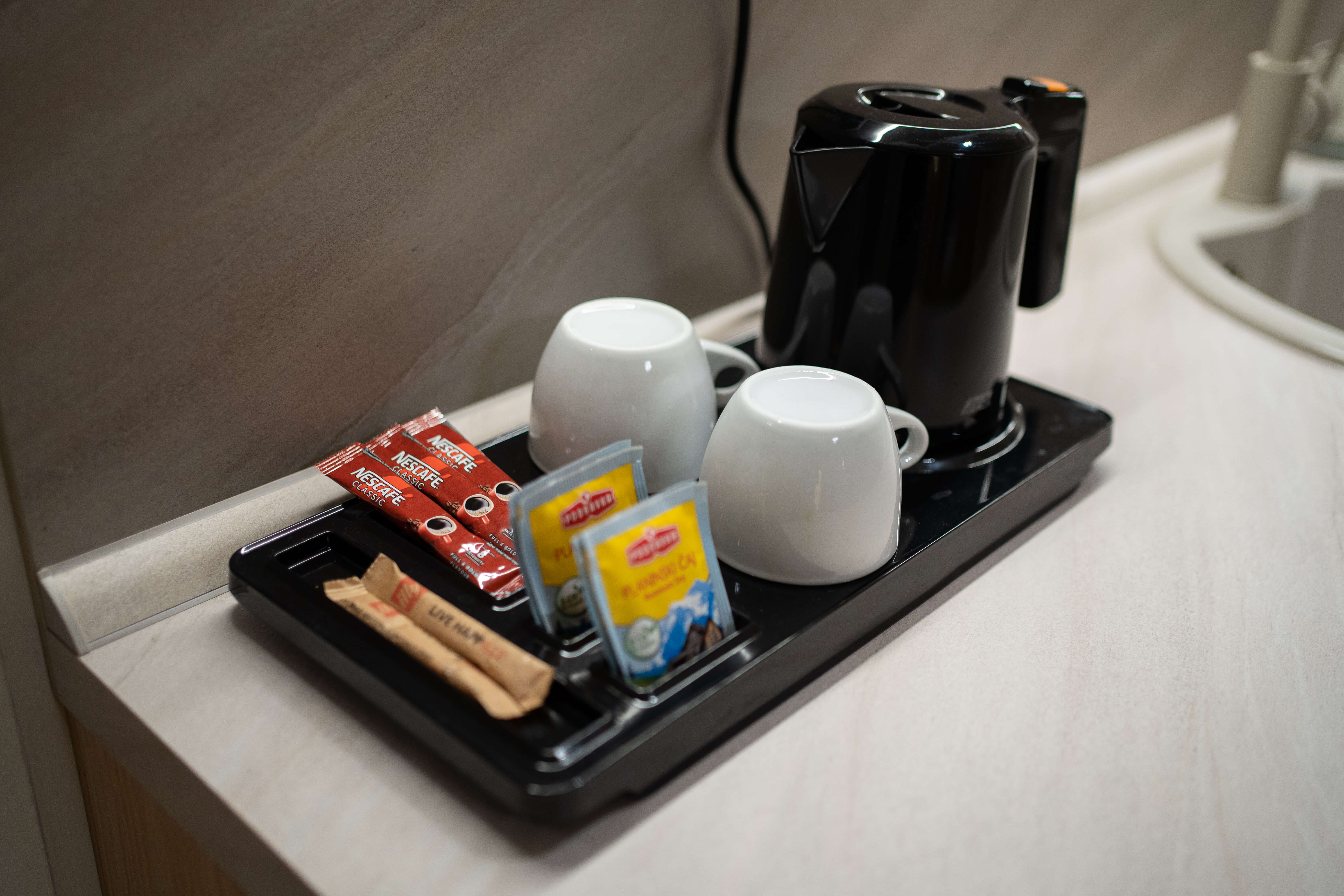 Deluxe Suite kitchen